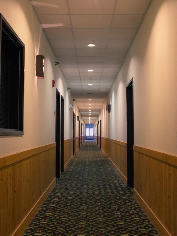White Oak Inn And Suites Deer River Exterior photo